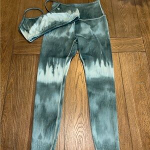 Beyond Yoga  Blue Tie-Dye Leggings